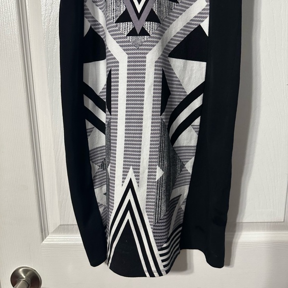 Express Geometric Print Bodycon Dress - Picture 3 of 13